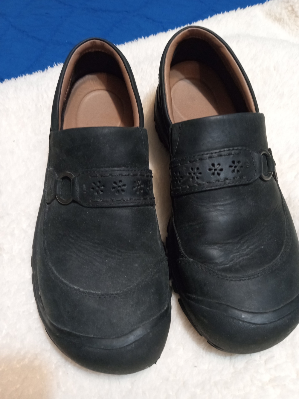 Keen Black Slip-On Casual Loafers with Decorative Strap